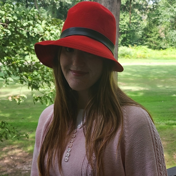 Vintage Red Wool Fedora with Black Band - Picture 5 of 6